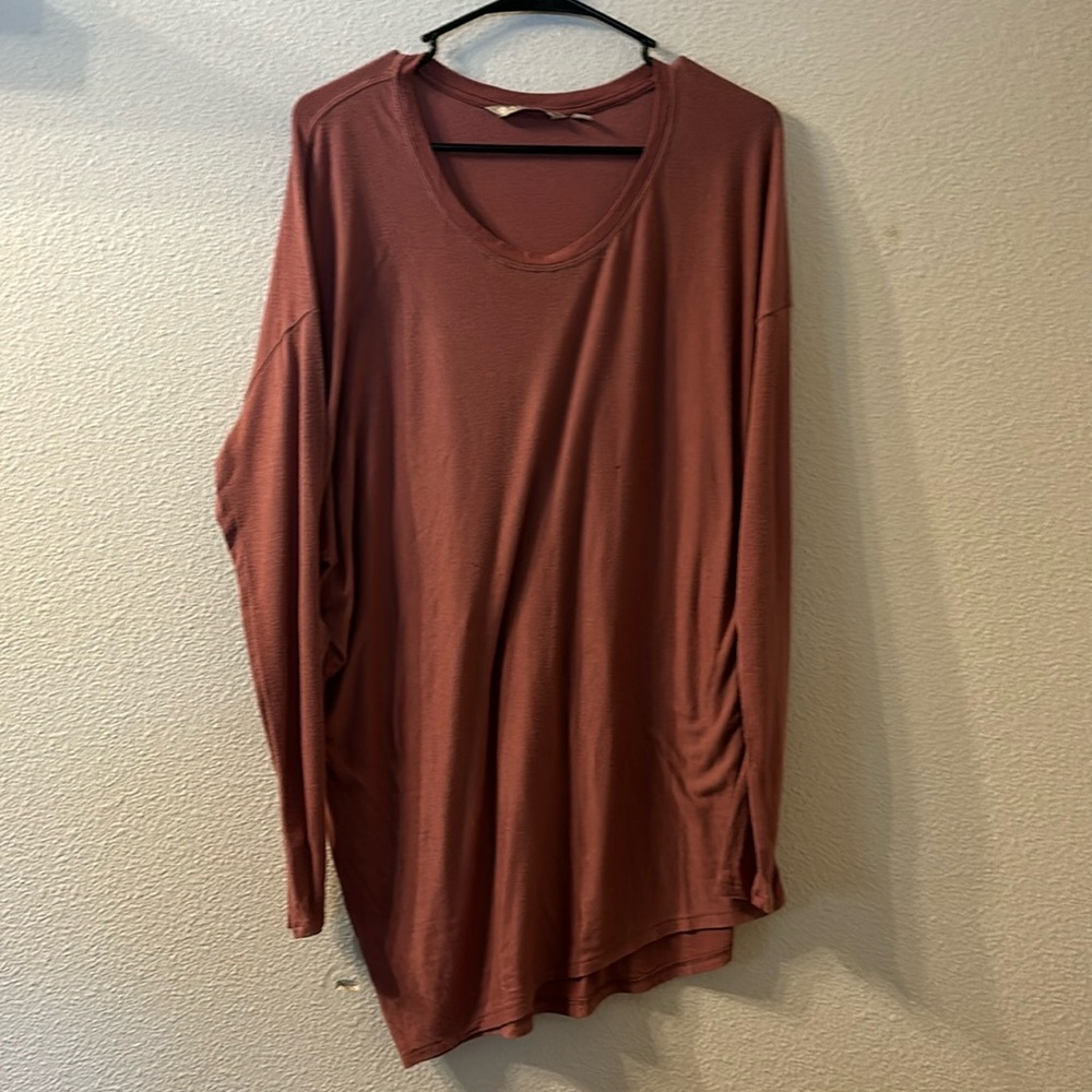 Athleta Asymmetrical Basic Tee Size Medium - image 1